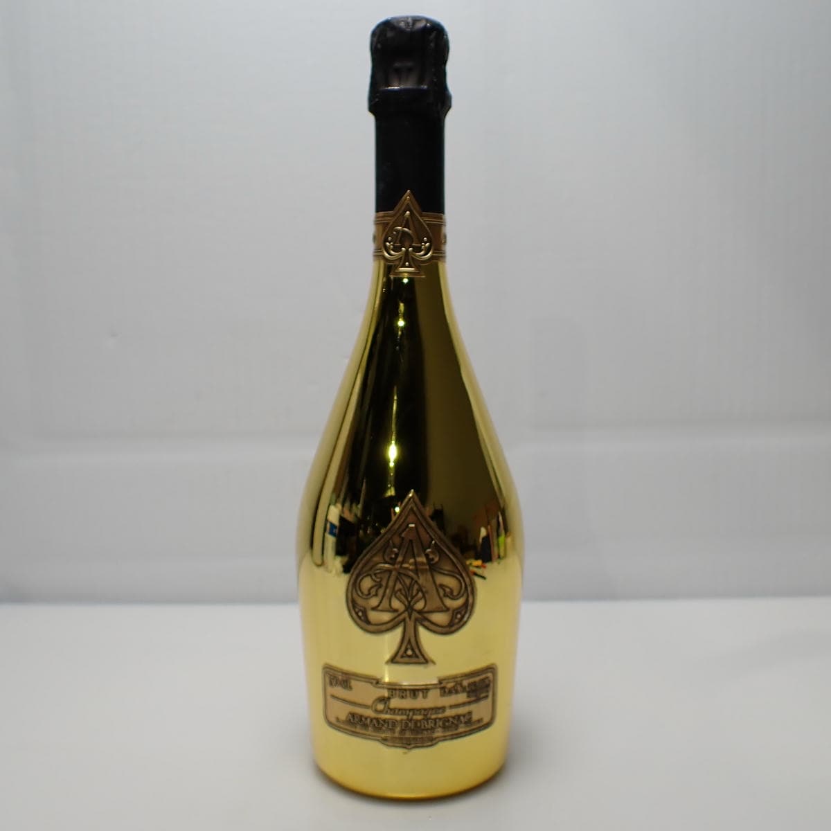 ARMAND DE BRIGNAC（アルマンドブリニャック）ゴールド 箱なし ※ボトルキズ