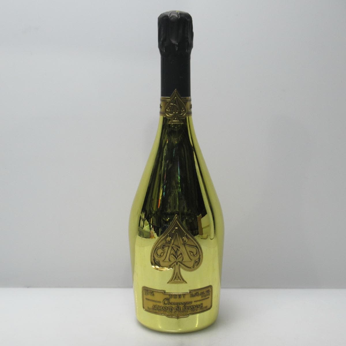 ARMAND DE BRIGNAC（アルマンドブリニャック）ゴールド 箱なし ※ボトルキズ