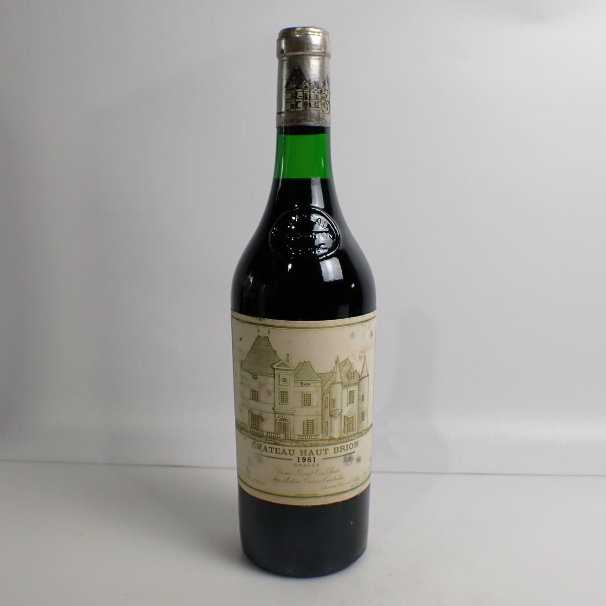 CHATEAU HAUT BRION（シャトーオーブリオン）1981 箱なし
