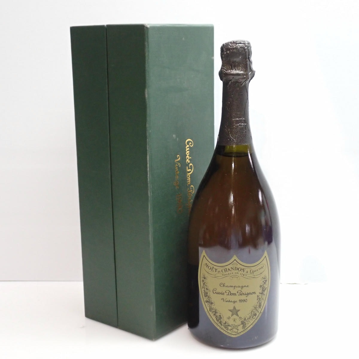 Dom perignon（ドンペリニヨン）1990 箱付の通販ショップ・価格相場