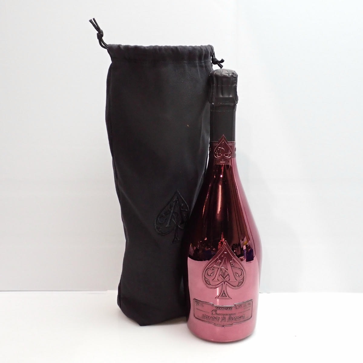 ARMAND DE BRIGNAC（アルマンドブリニャック）ドゥミセック レッド 箱