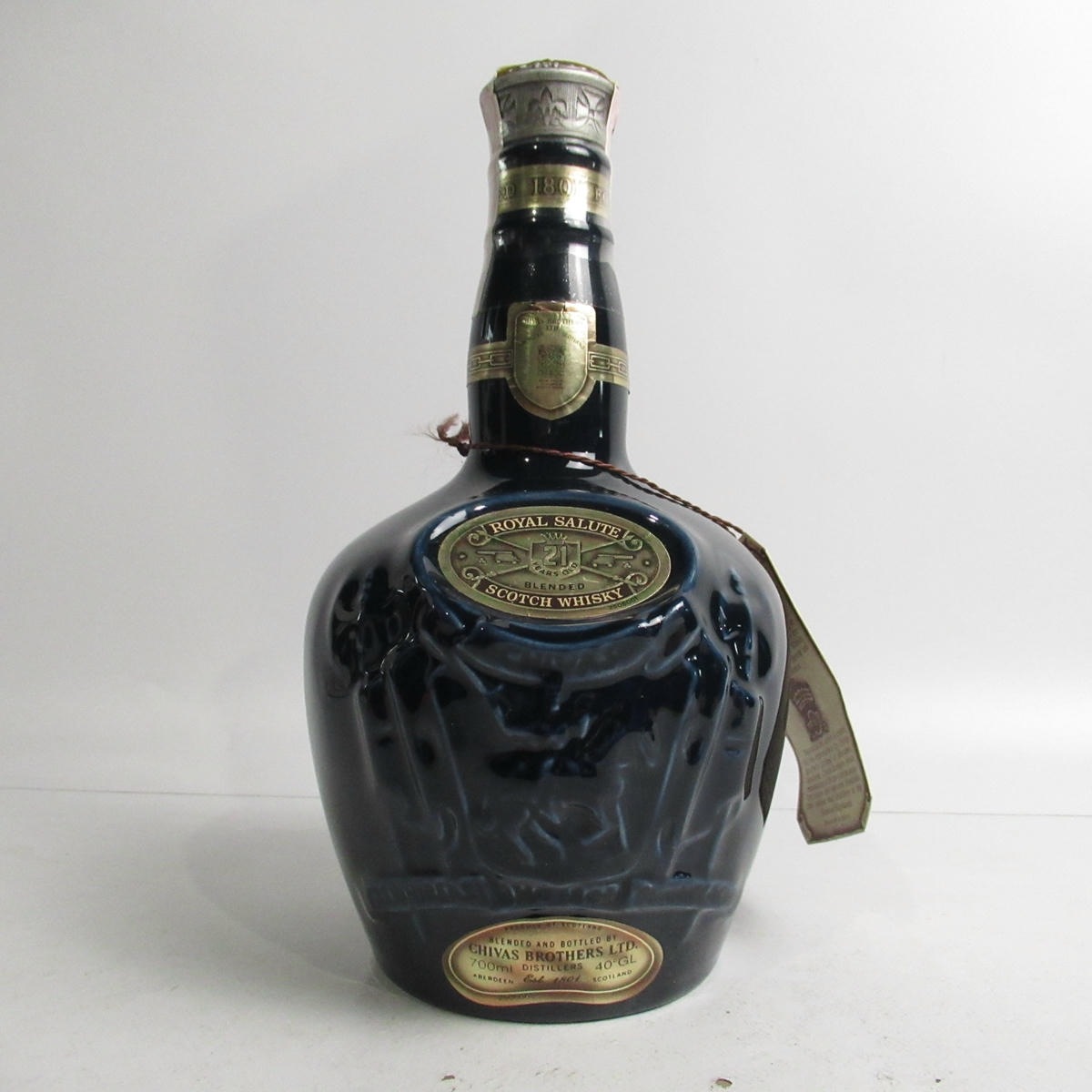 ROYAL SALUTE（ロイヤルサルート）21年 青陶器 700ml 重量 1338g 箱