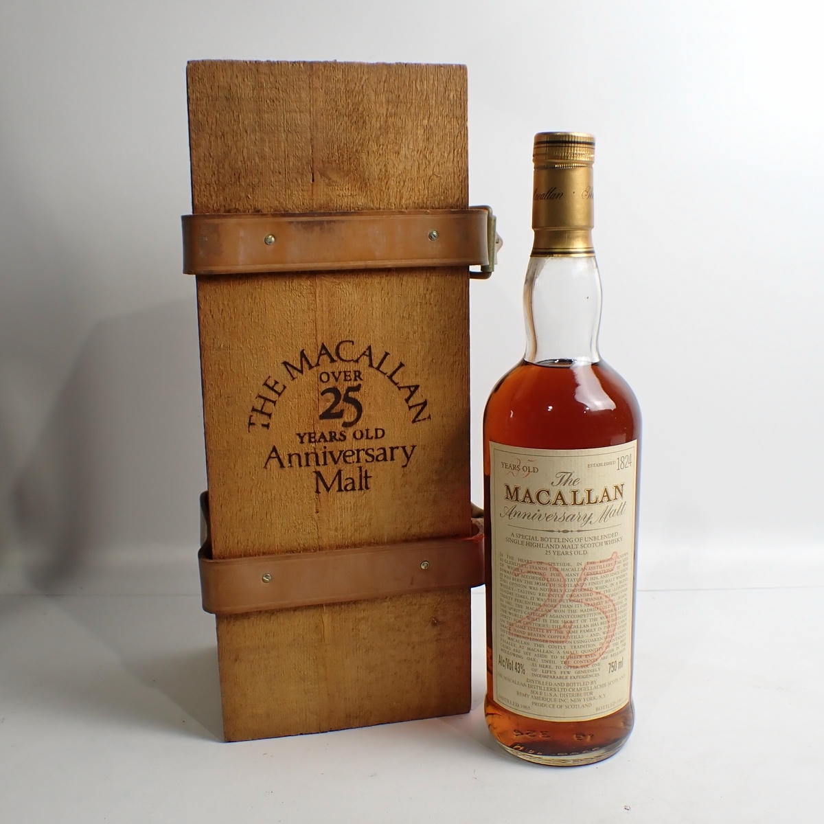 The MACALLAN（マッカラン）25年 アニバーサリーモルト 1965-1991 箱付