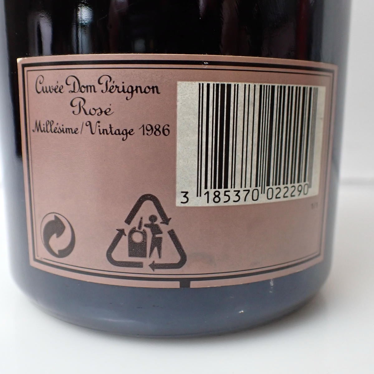 Dom perignon（ドンペリニヨン）ロゼ 1986 箱なし ※キャップフィルム