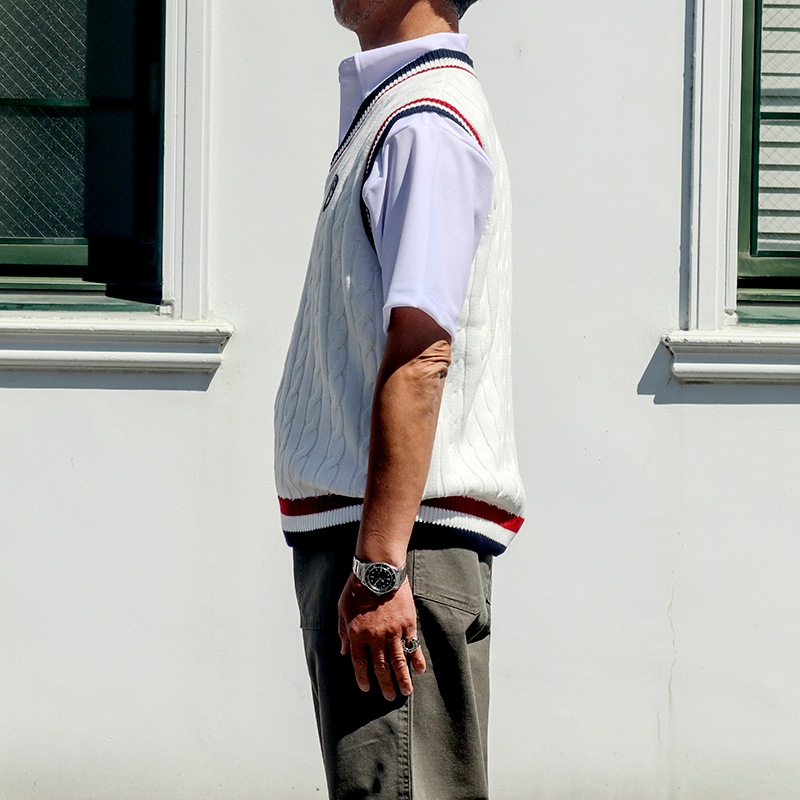 �ԥ���ץƥ󥵥󥿡�V�ͥå��˥åȥ٥���