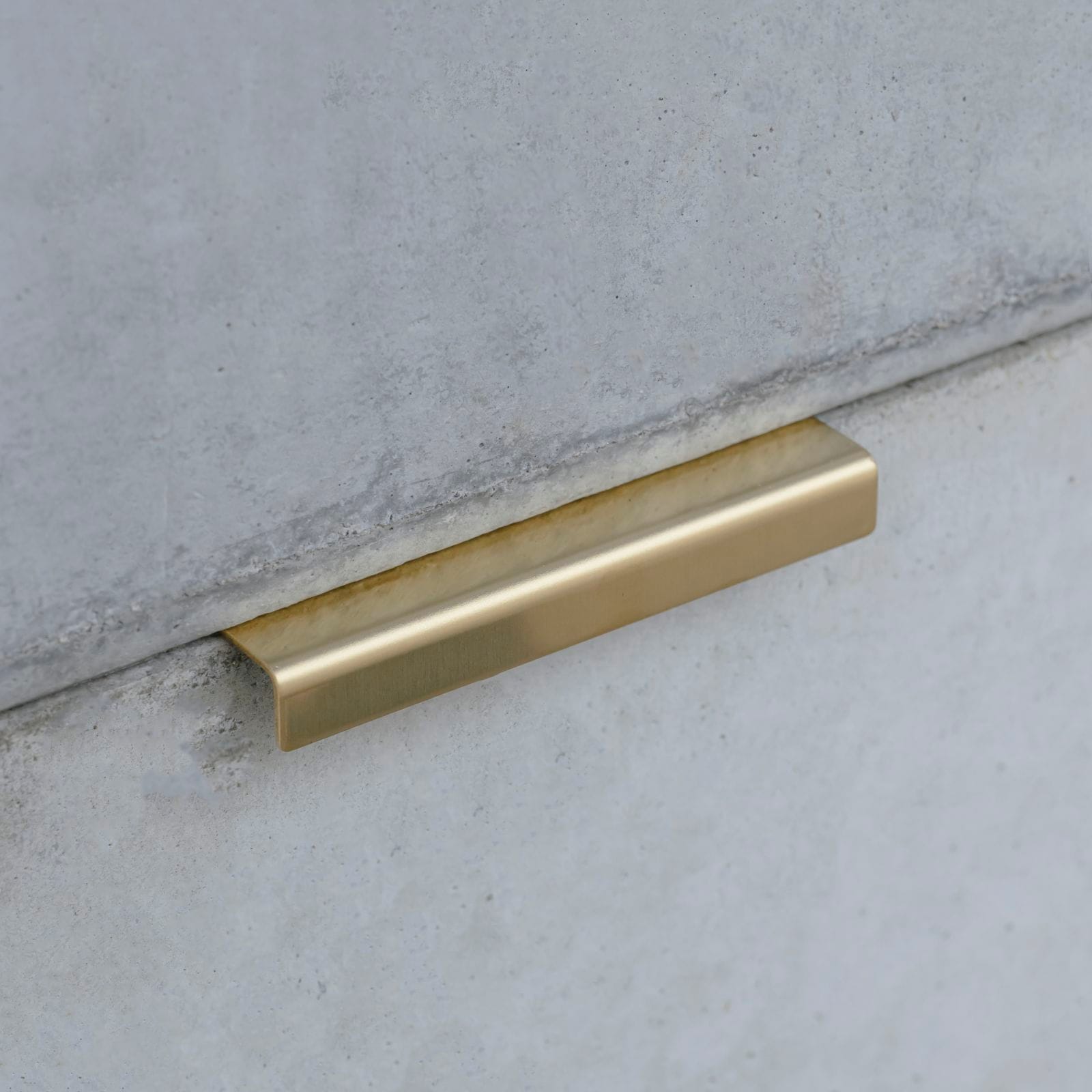 真鍮 アングルハンドル家具用