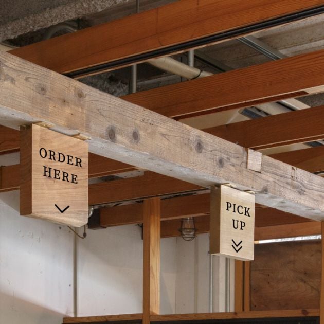 【ナンナロ】突き出し看板 220×220