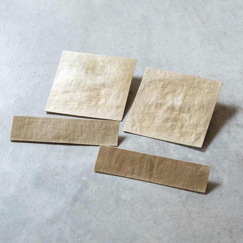 真鍮スクエア表札 槌目仕上げ 日本語