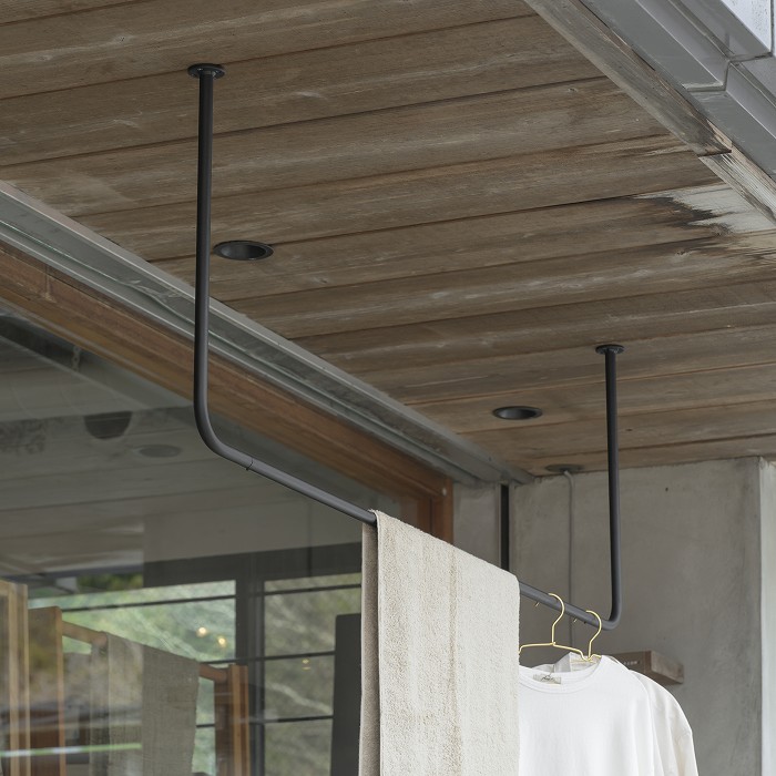 【BOU】錆びないコの字型天吊りハンガーバー（黒）＜サイズオーダー＞