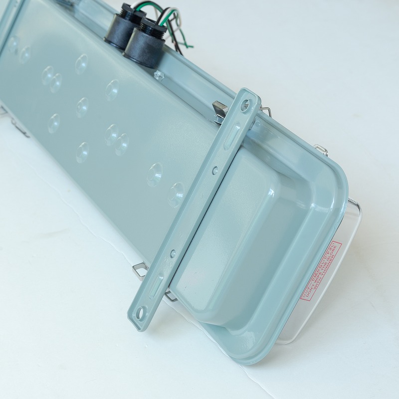 防水/防滴LED蛍光形天井灯 （固定形）