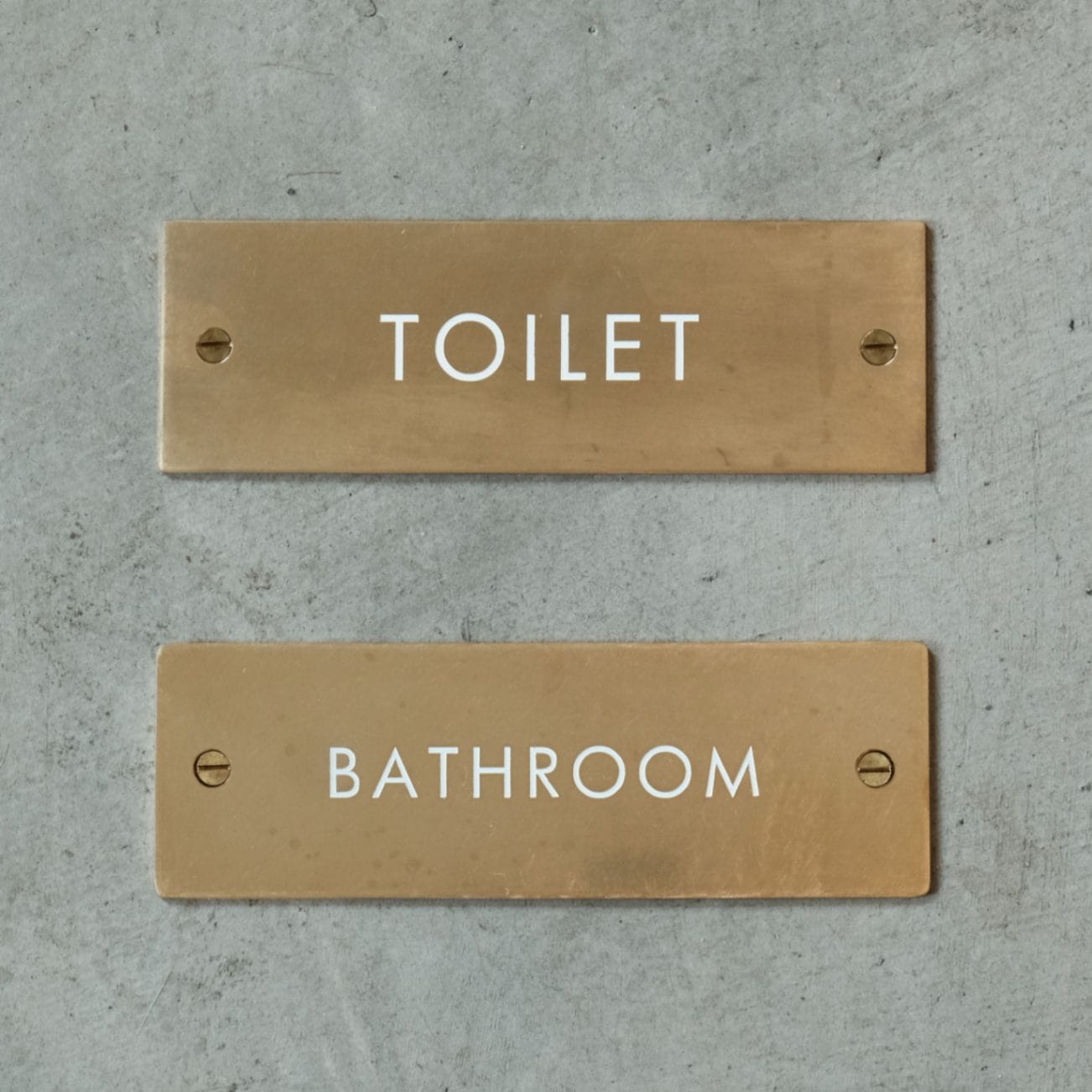 ネームサイン TOILET ／BATHROOM（真鍮）