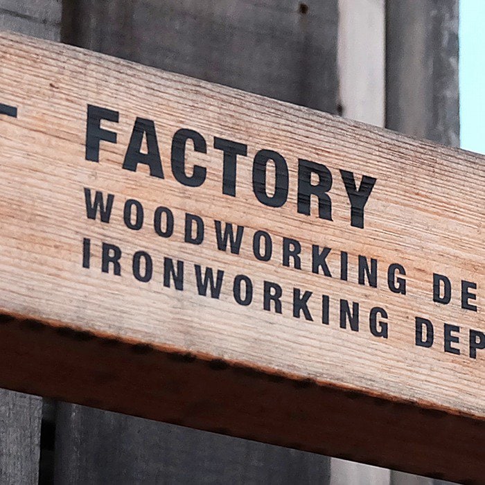 こぼれもの市_ウッドサインアーム50