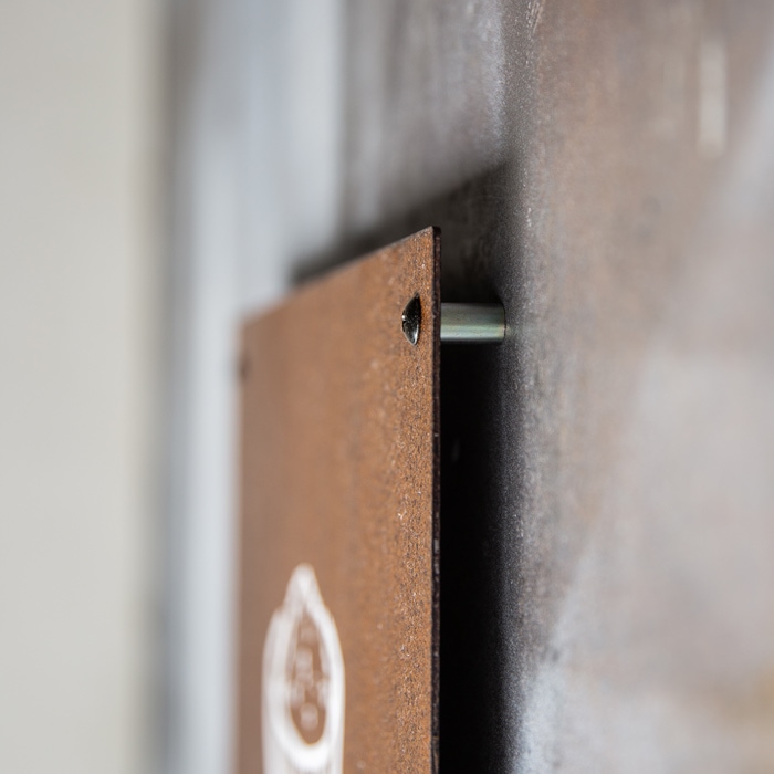 壁面看板 300×300(サビ鉄)