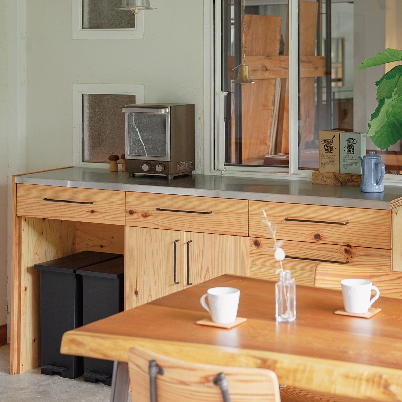 <プランニング>杉のバックキッチン収納