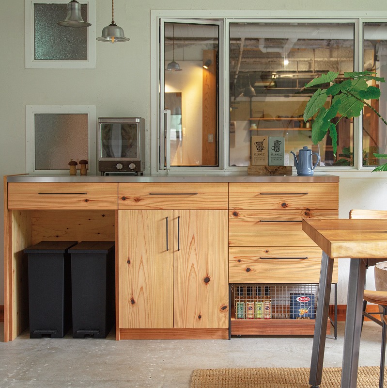 <プランニング>杉のバックキッチン収納
