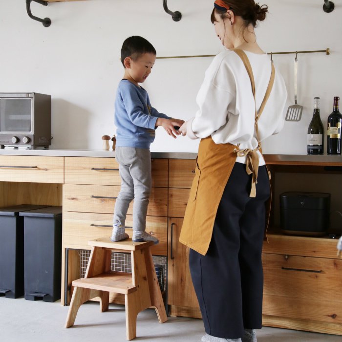 <プランニング>杉のバックキッチン収納