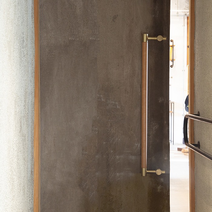 真鍮 オフセット木製ドアハンドル