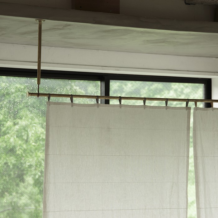 【新品未使用】リメイク暖簾 Swan】のれん掛けセット ロング（真鍮） | 金物,カーテンレール,のれん