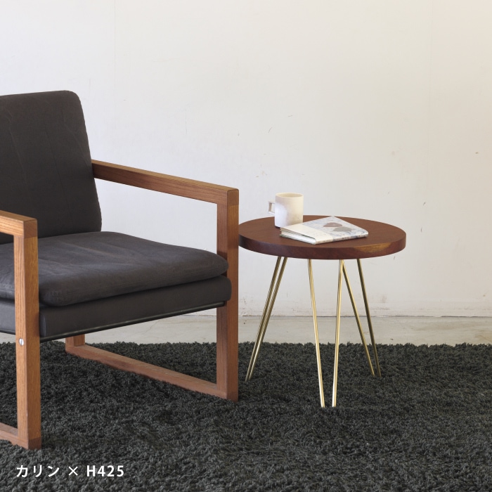 個性的な姿のコーヒーテーブル