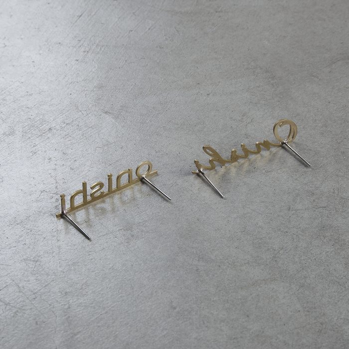 小さな切り文字表札(真鍮)