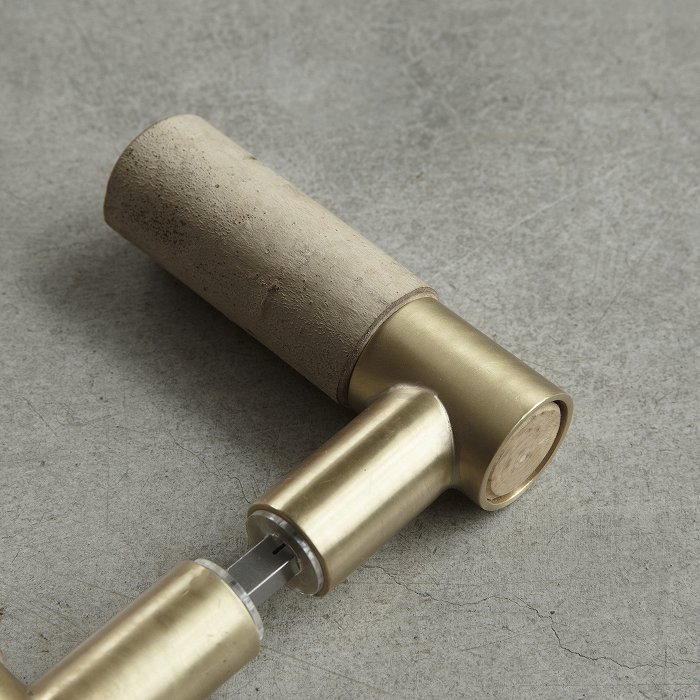 木と真鍮 レバーハンドル（こぶし）