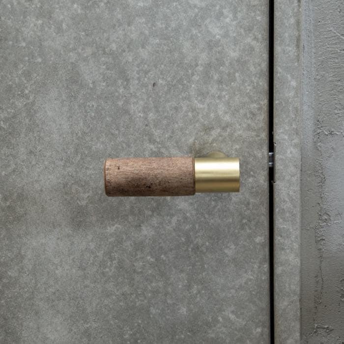 木と真鍮 レバーハンドル（こぶし）