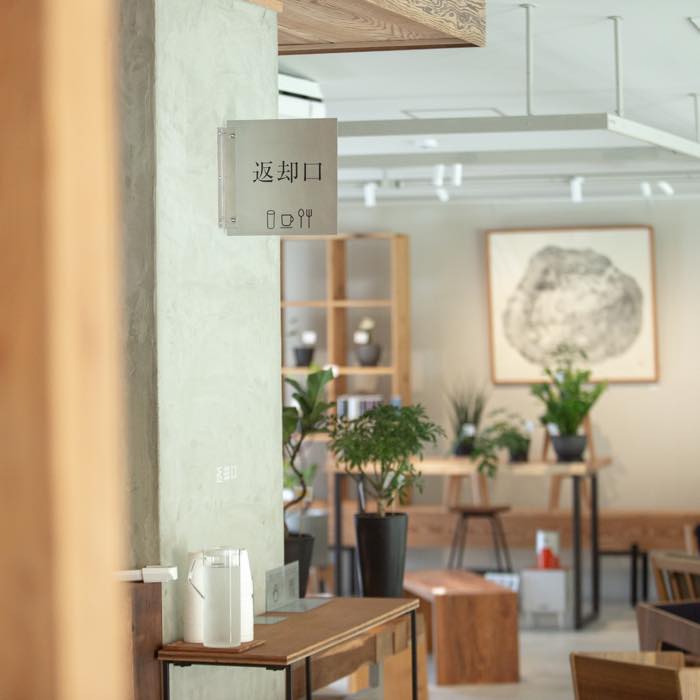 突き出し看板（シルバー）