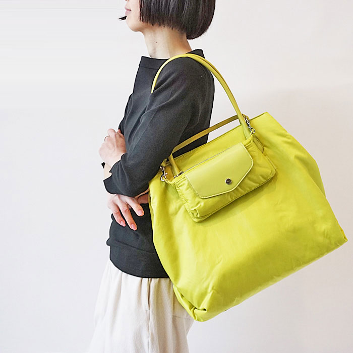 < story.  > ミニバッグ付きトートバッグ