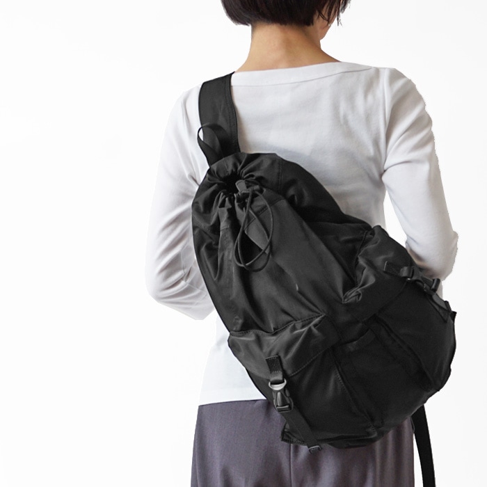 < story.  > ワンショルダー ボディバッグ