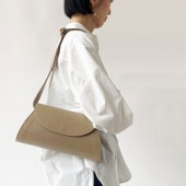 < AULENTTI >  レザー ハンドバッグ