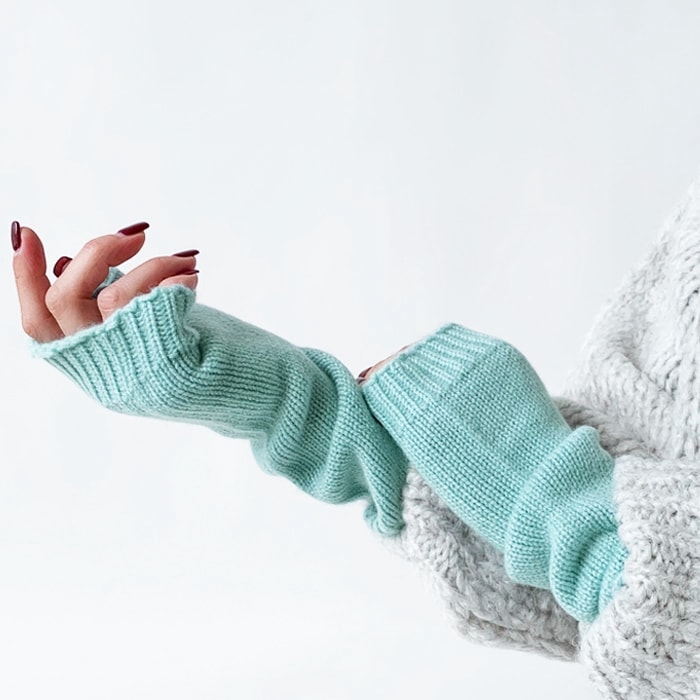 < WILLIAM BRUNTON > FINGER LESS ARM WARMER / カシミアアームウォーマー