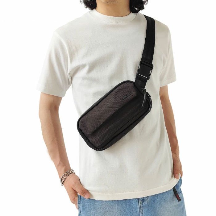 < Incase > Crosstown Sling / ボディバッグ