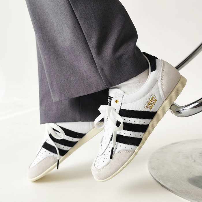 < adidas > JAPAN / スニーカー