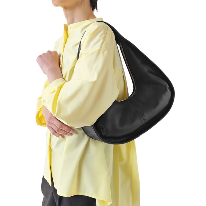 < LA SCAIA > ハーフムーン ショルダーバッグ