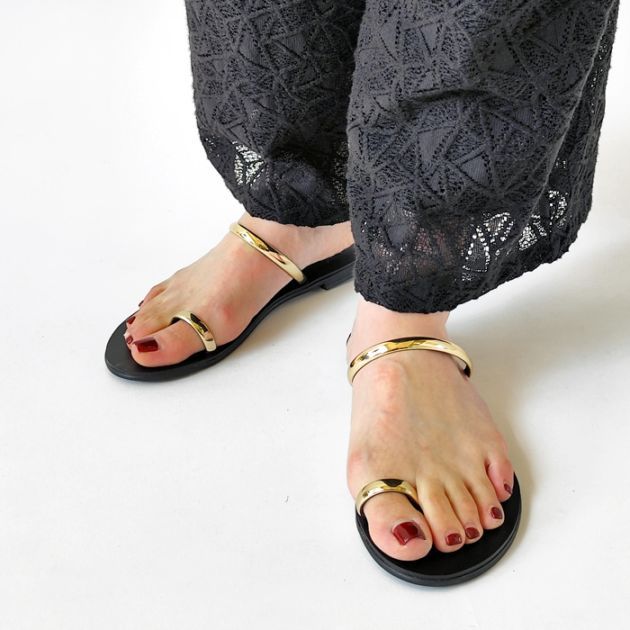< NICOLAS LAINAS> フラットサンダル