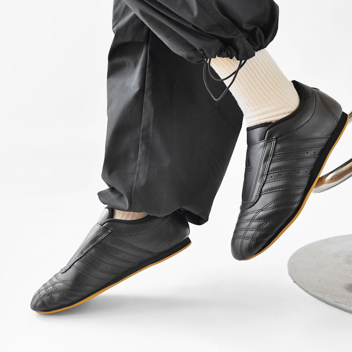 < adidas > TAEKWONDO W / スニーカー