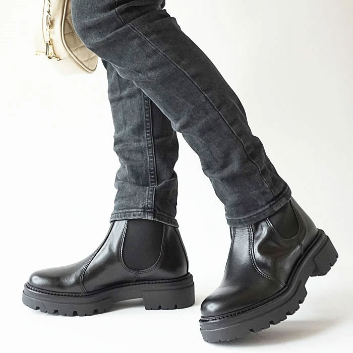 < ENESS > CHELSEA BOOTS