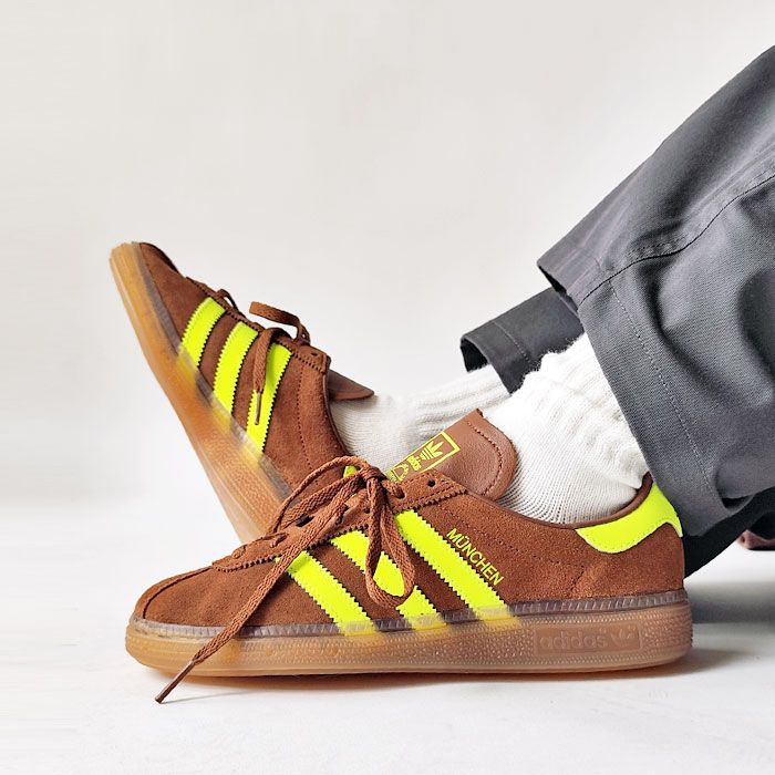 < adidas > Muenchen