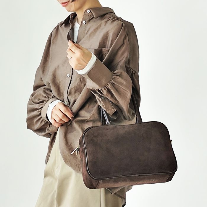 < AULENTTI > スクエアレザーバッグ