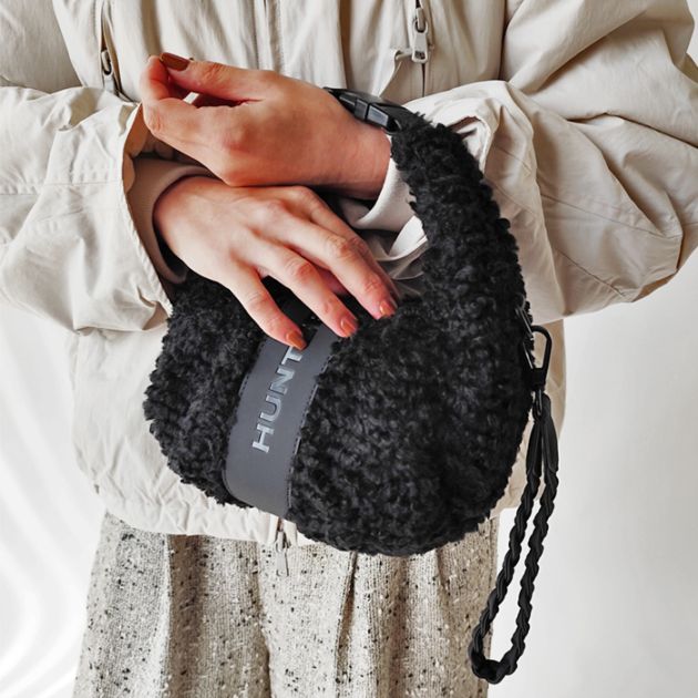 < HUNTER > BOUCLE MINI CROSSBODY