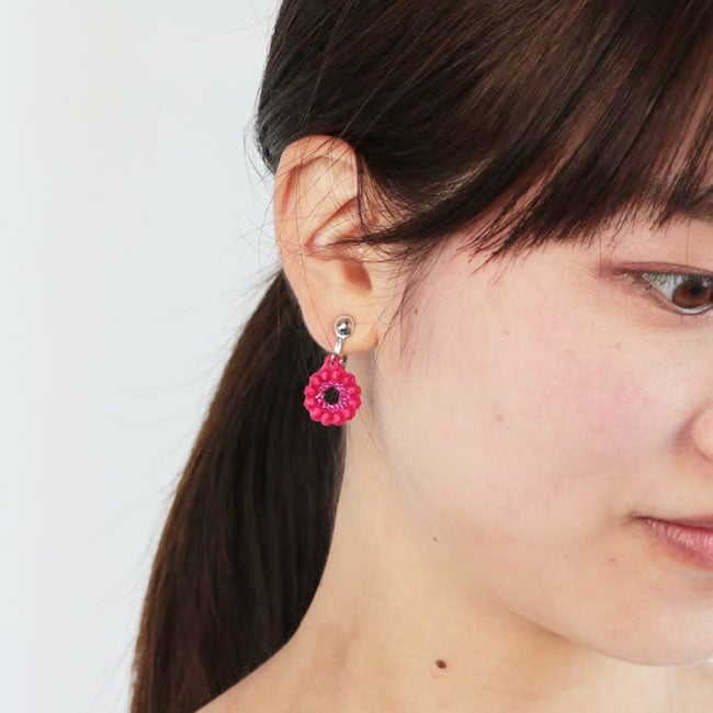< 000 TRIPLE O > ミニフラワー/ ピアス / イヤリング