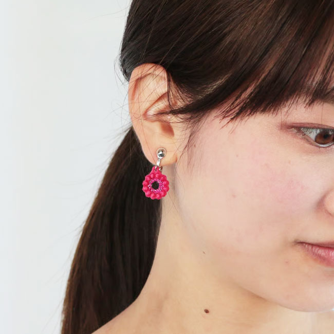 < 000 TRIPLE O > ミニフラワー/ ピアス / イヤリング