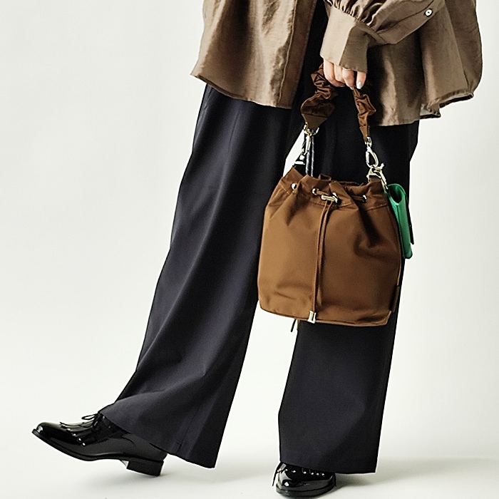 < story. > ギャザー ストラップ ハンドバッグ