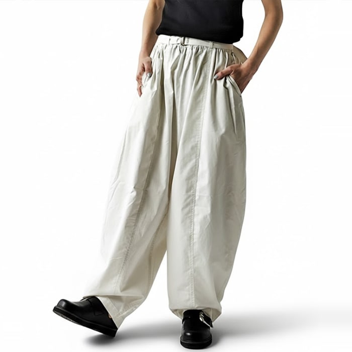 < NANGA > VOLUME GATHER CHINO PANTS W / ワイドパンツ