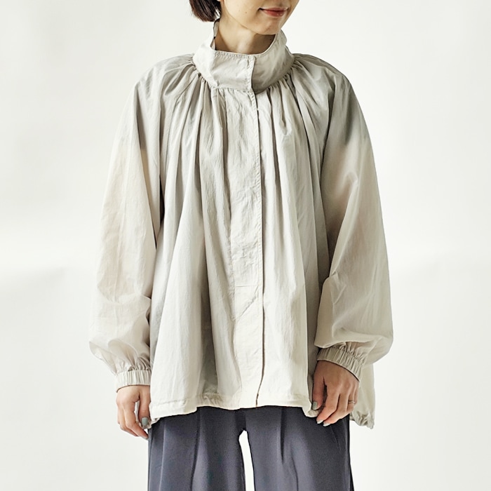 < NANGA > ECO AIR NYLON GATHER BLOUSON / ジャケット