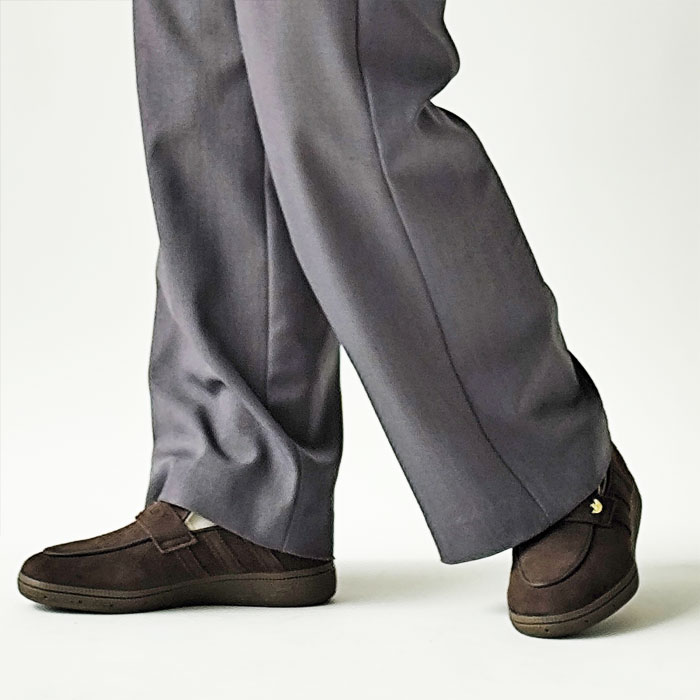 < adidas > スニーカーローファー