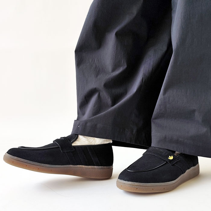 < adidas > ハンドボール ローファー