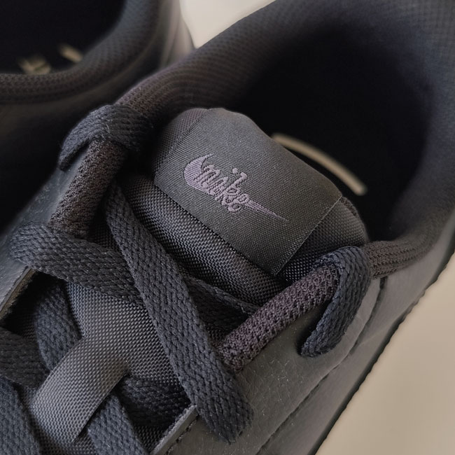 < NIKE > SL COURT HERITAGE / スニーカー