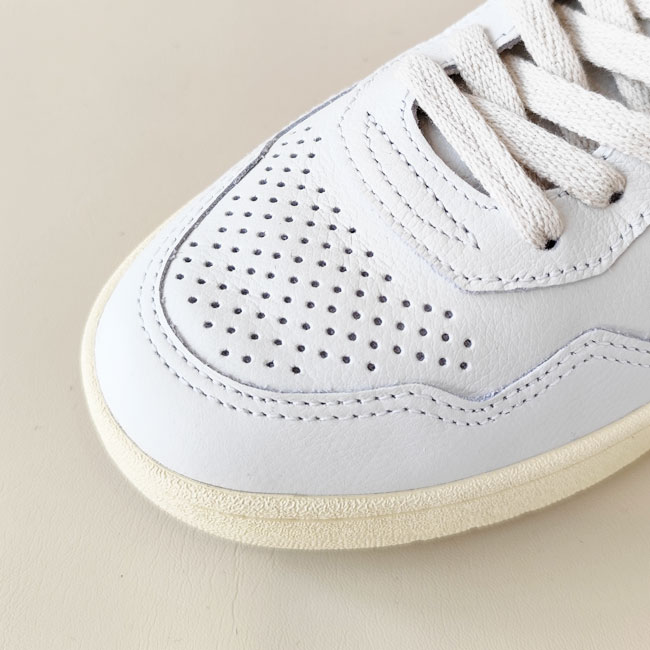 < VEJA > V-90 O.T. LEATHER