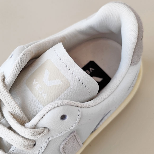 < VEJA > V-90 O.T. LEATHER